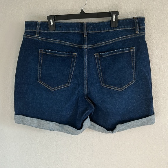 Flex magic waistband signature fit, midrise boyfriend midi short - Picture 4 of 7